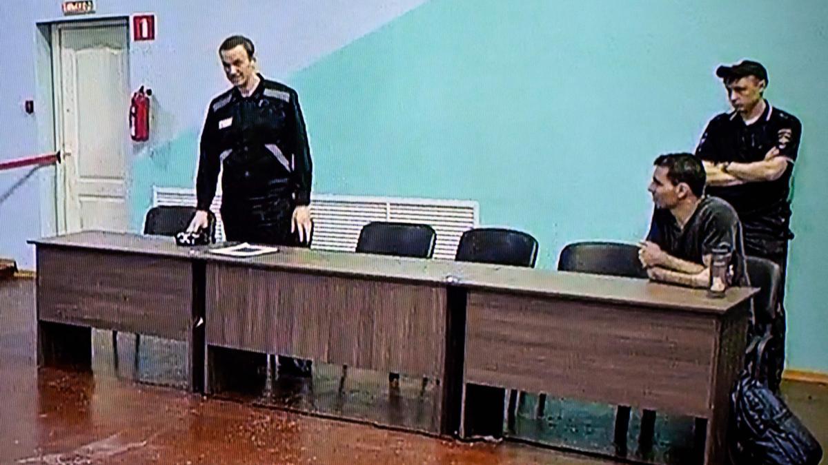 Alekséi Navalni espera la lectura del veredicto, este viernes, en la prisión de máxima seguridad en la que ya cumple condena por otro caso.