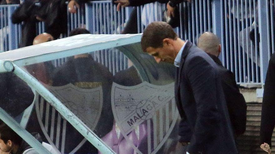 Javi Gracia, cabizbajo, ayer en el banquillo.