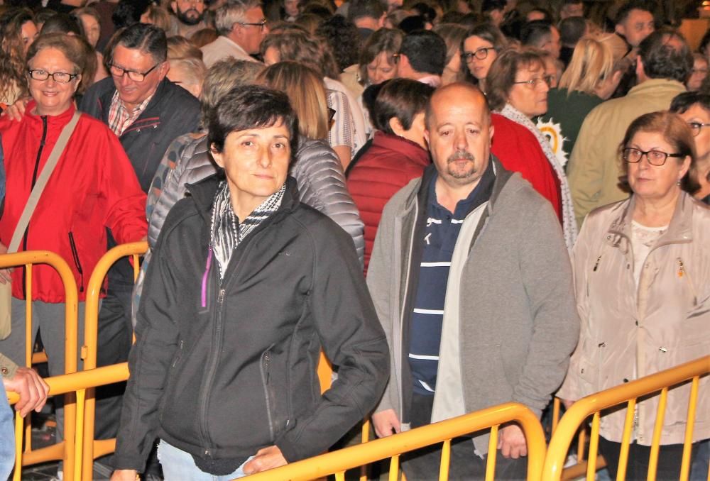 Besamanos de la Virgen de los Desamparados hasta la madrugada