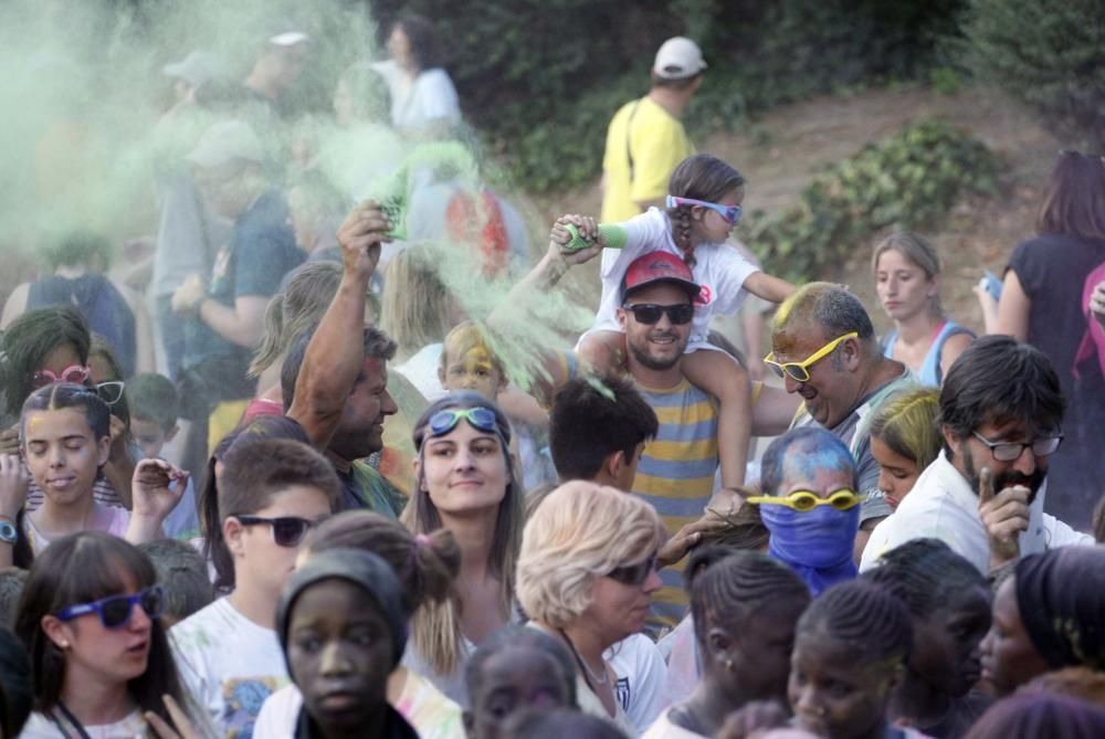 Festa «holi» a les festes d'agost de Banyoles