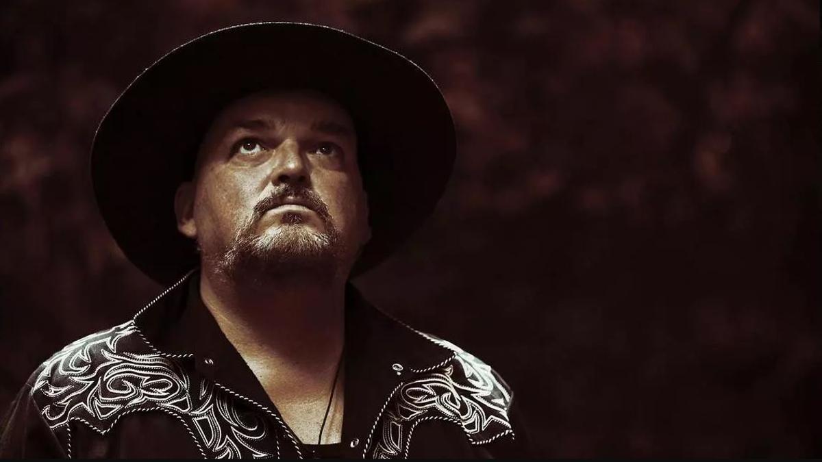 Alain Johannes, en una imagen promocional