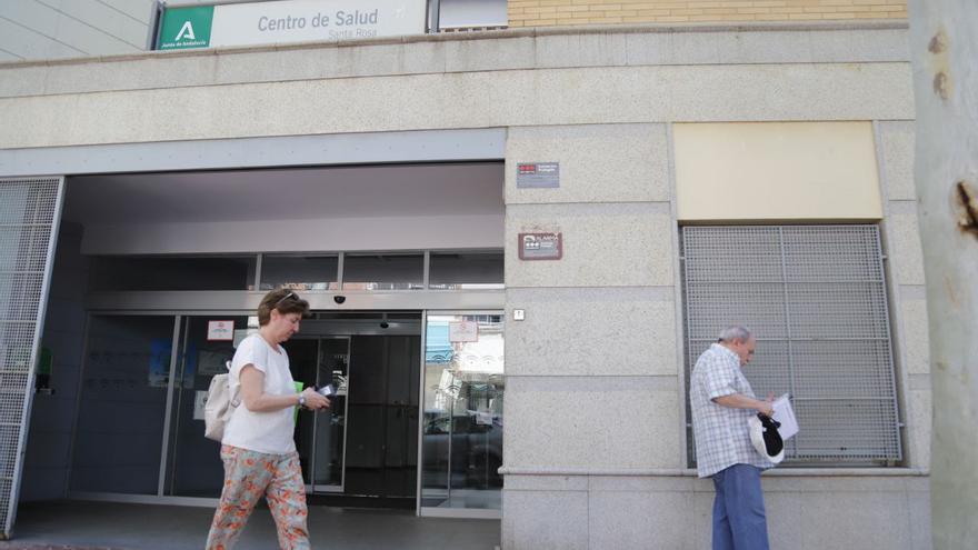 Salud prevé que el ascensor del centro de salud Santa Rosa esté arreglado este jueves