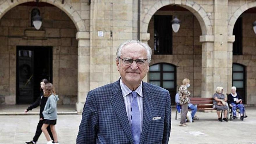 Francisco Aldecoa, doctor en Ciencias Políticas: “En España se ve un auge de los populismos de extrema derecha que en Europa va a menos”