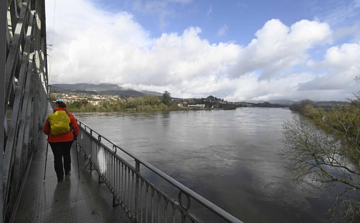 Leonardo borra las orillas del Miño