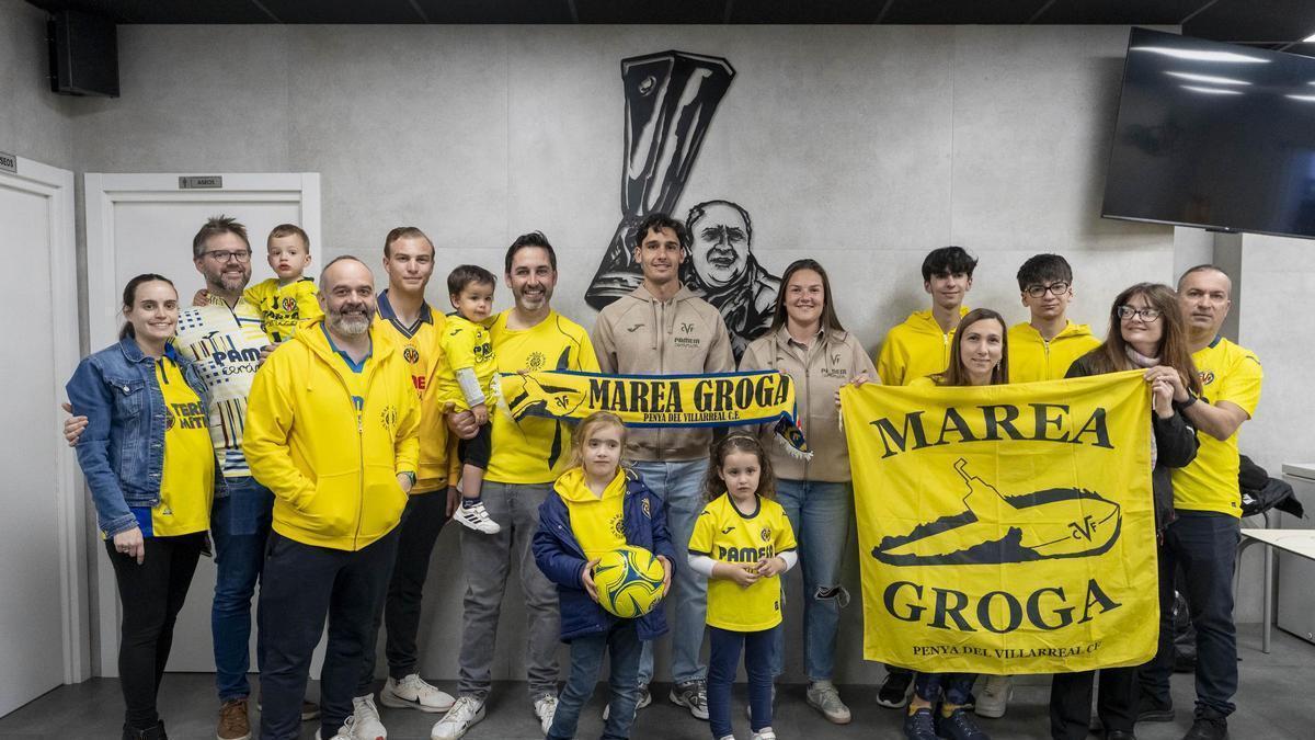 Vídeo | Sergi Cardona y María Macías visitan la peña Marea Groga en la APV