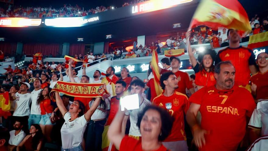 Así vive la afición española la final del Mundial desde el Roig Arena