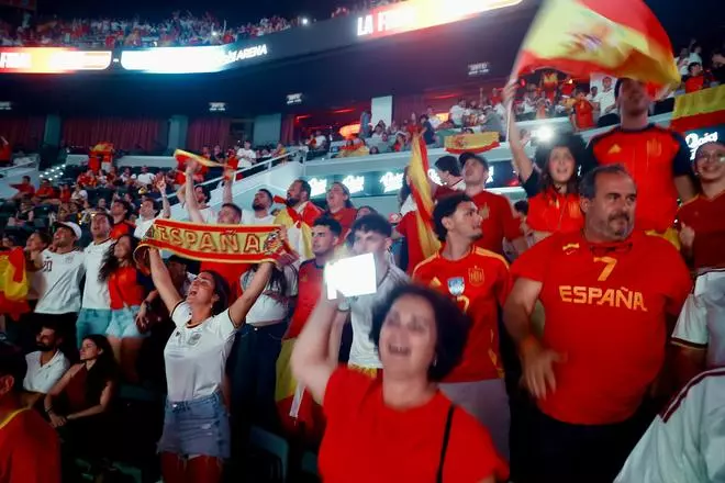 Así vive la afición española la final del Mundial desde el Roig Arena