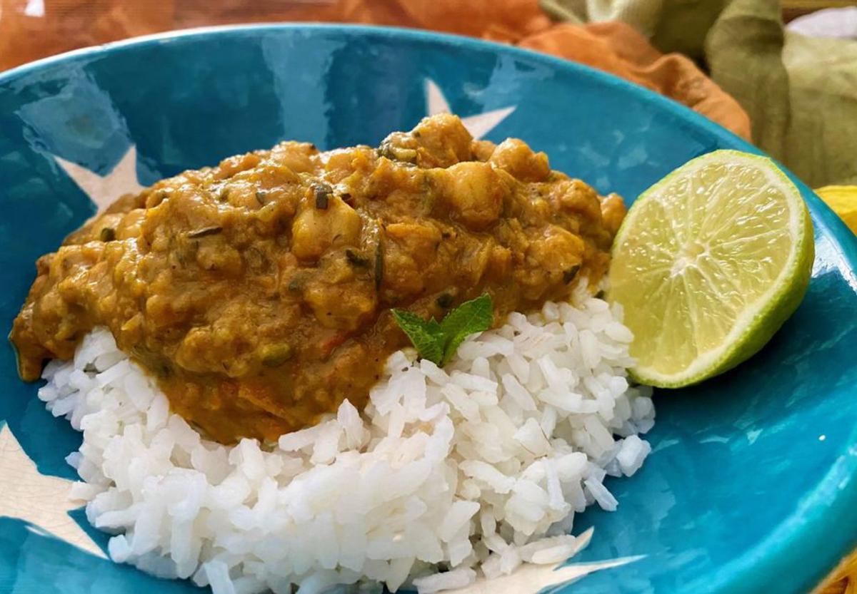 Curry de garbanzos con hierbabuena.  |