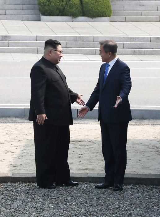 Histórico encuentro entre Kim Jong-un y Moon Jae-i