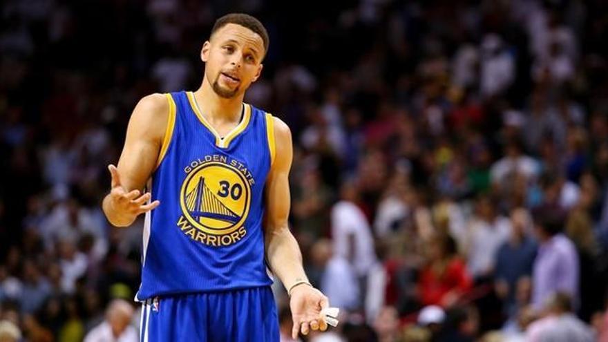 Curry y los Warriors no dejan de batir récords