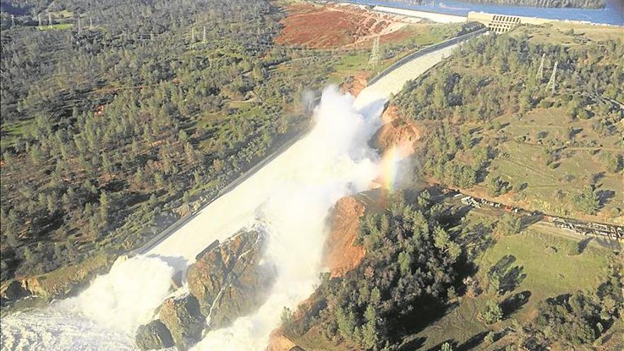 200.000 evacuados por la rotura de una presa en eeuu