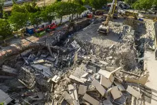 La Policía investiga las causas del derrumbe de la Torre Mapfre de Sevilla