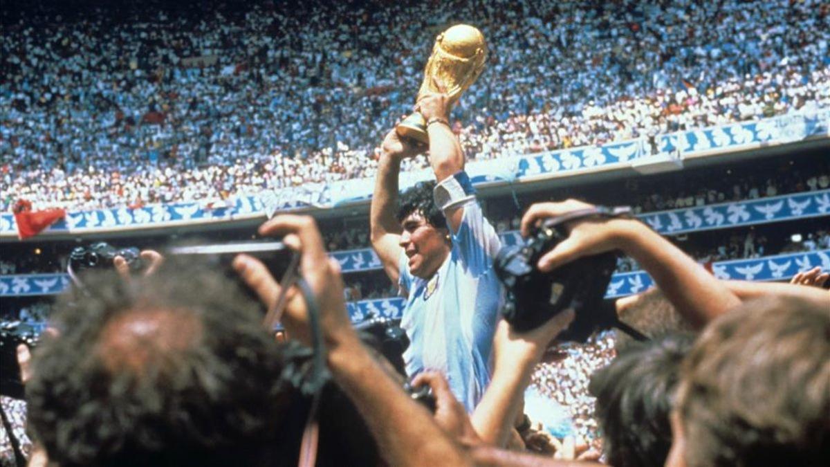 Maradona jugó hasta en seis clubes distintos a lo largo de su carrera
