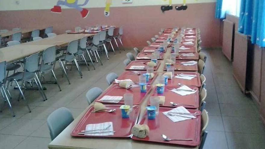 275 niños extremeños hacen uso del servicio de comedores escolares en su primer día