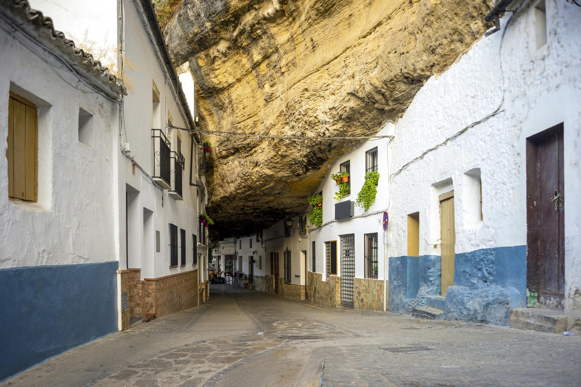 Interior de una de las calles, en Setenil de las Bodegas