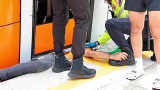 Herido al ser arrastrado por el TRAM tras una caída accidental en una parada en Alicante
