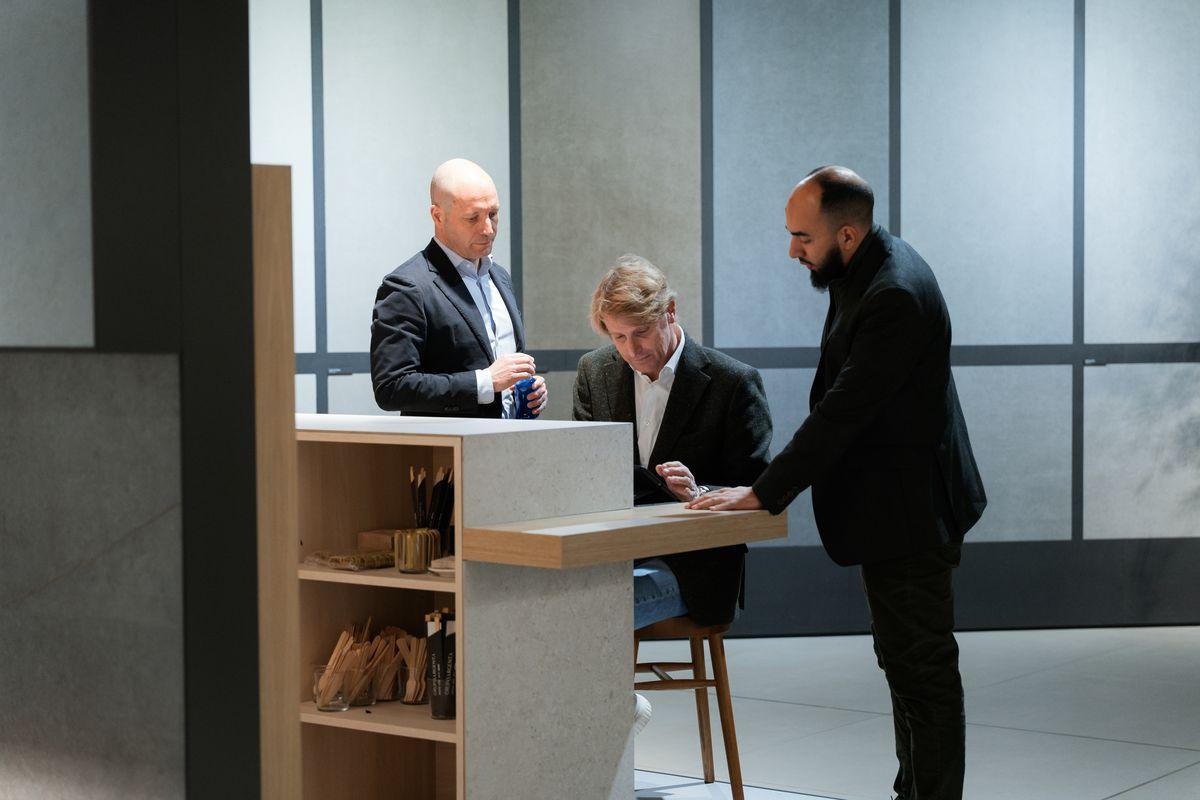 La cita está dirigida a distribuidores, arquitectos e interioristas.