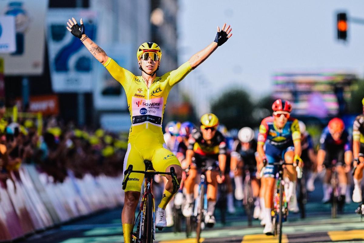 Lorena Wiebes se impone en la segunda etapa del Tour.