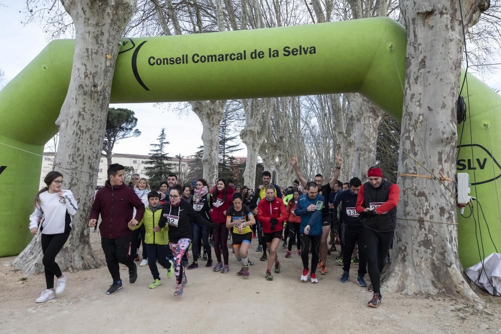 Caldes fa una marxa solidària contra el càncer