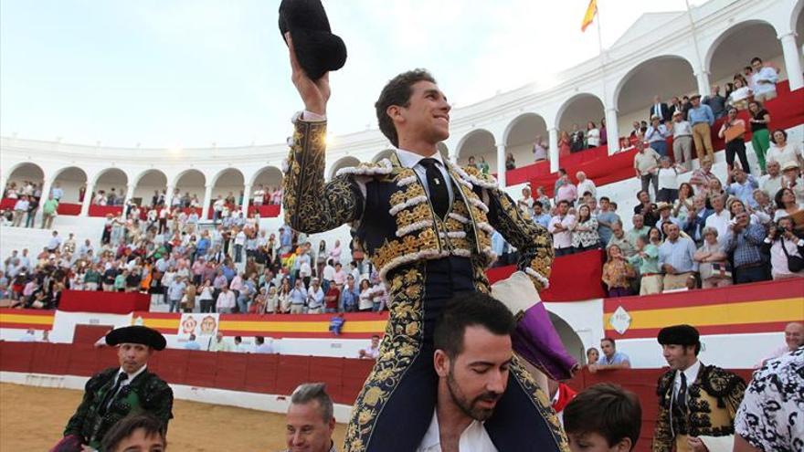 Ginés Marín indulta a un bravo toro de Zalduendo