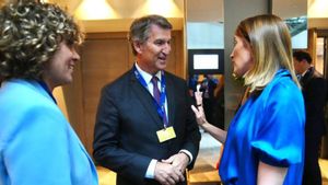 Feijóo congela la moció de censura a l’espera de sumar més suports