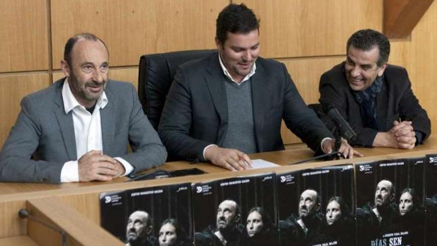 Manuel Manquiña, José López y Manuel Guede, ayer, durante la presentación de la obra. // Bernabé/Puri Areán