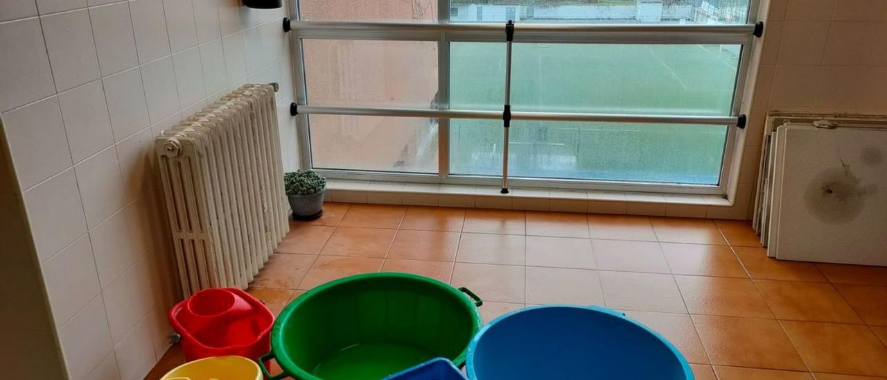 cubos de plástico para patios escolares