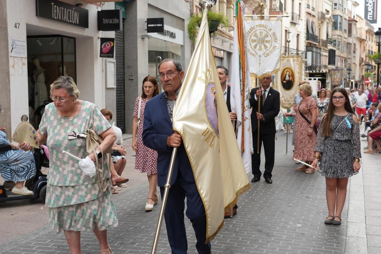 Castelló recibe con honores al Santísimo en la procesión del Corpus Christi