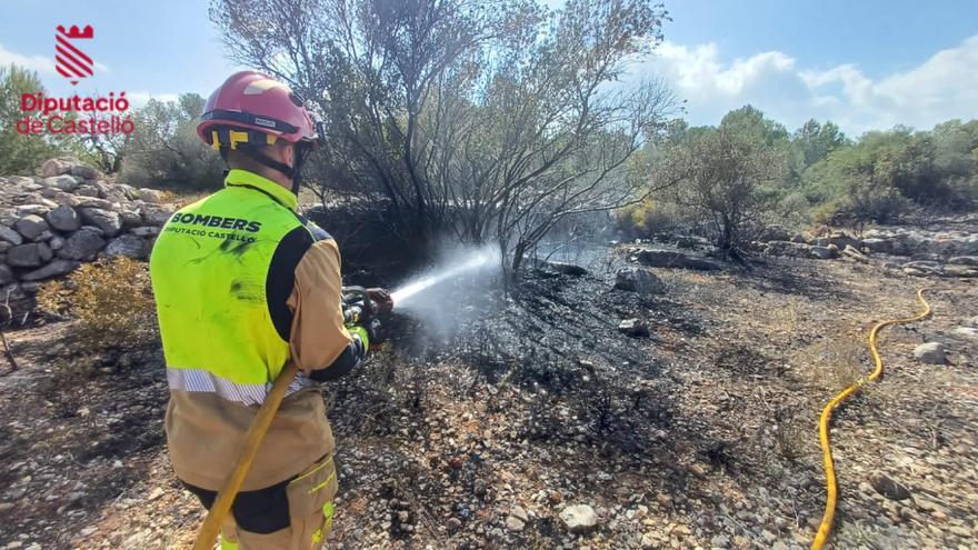 El Consorcio de Bomberos de Castellón moviliza a 50 efectivos en un incendio en Càlig