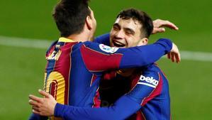 Pedri felicita a Messi en un duelo ante el Getafe