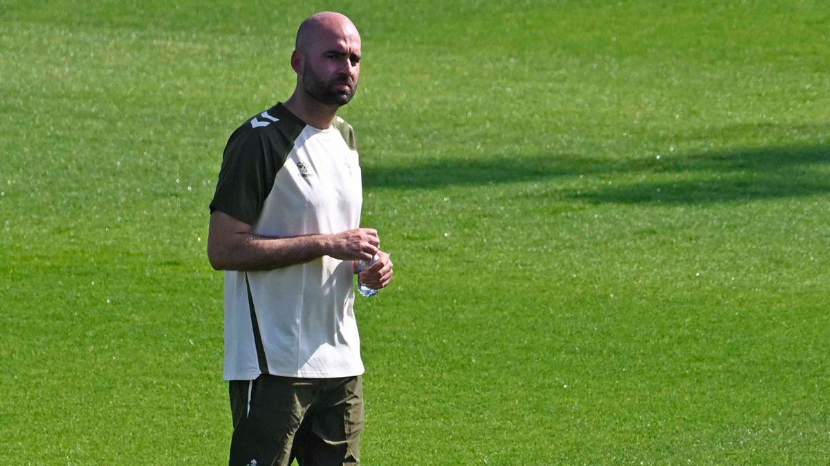 Claudio Giráldez, durante un entrenamiento de pretemporada.