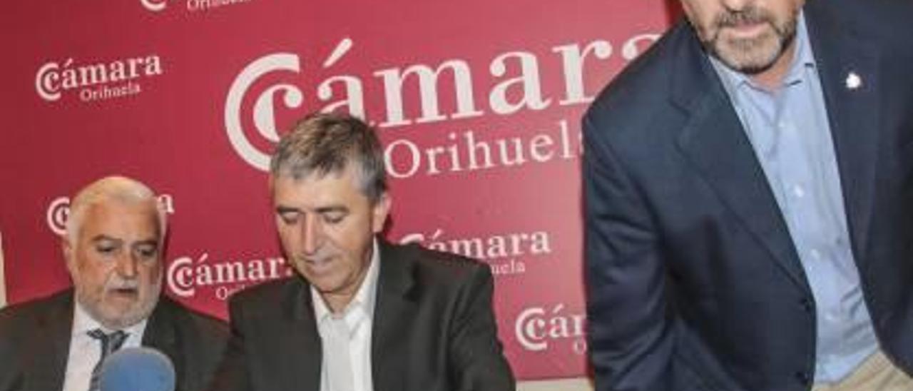 El Consell dará más peso a las cámaras de Orihuela y Alcoy con el nuevo modelo