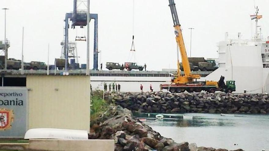 Maniobras militares en Fuerteventura en plena ocupación turística