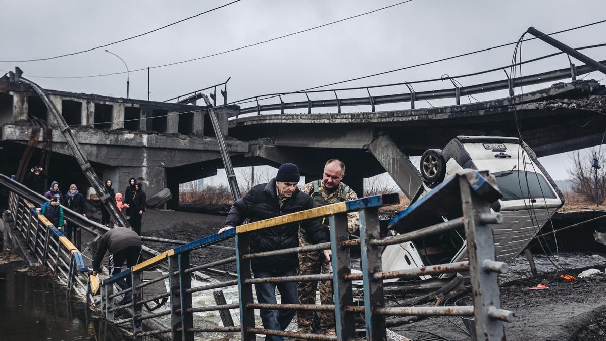 Nueva noche de bombardeos en Kiev.