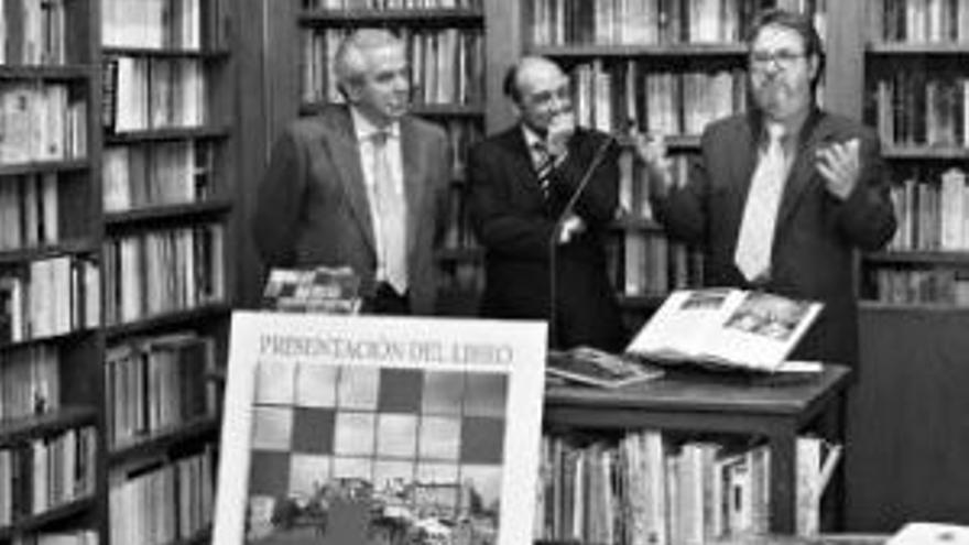 Antonio Bueno recorre en su libro los rincones de Cáceres