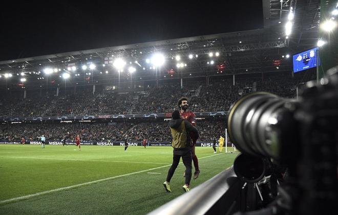 Mohamed Salah del Liverpool FC  celebra tras marcar el 2-0 durante el partido del grupo E de la UEFA Champions League entre el FC Salzburg y el Liverpool FC en Salzburgo, Austria, CHRISTIAN BRUNA