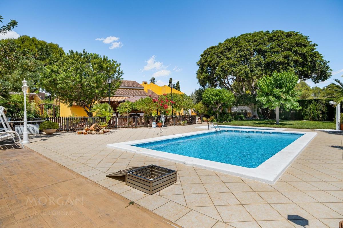 El chalet con piscina a la venta en Mutxamel