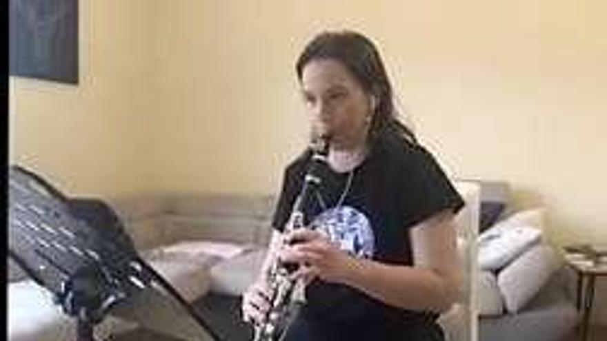 Clarinetistas del vídeo.