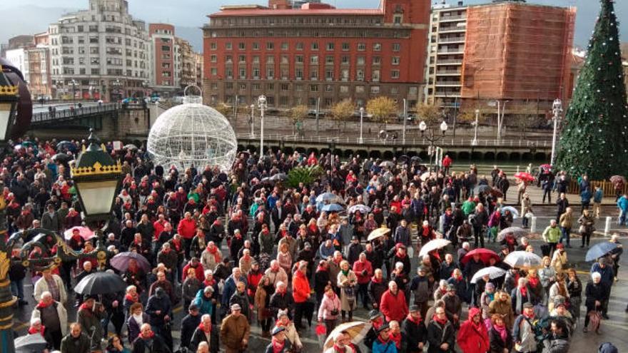 Un instante de la reciente y multitudinaria manifestación de pensionistas en el País Vasco.