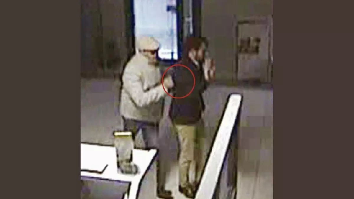 Los vídeos de los atracadores de bancos más violentos: así se hicieron con un botín de 750.000 euros