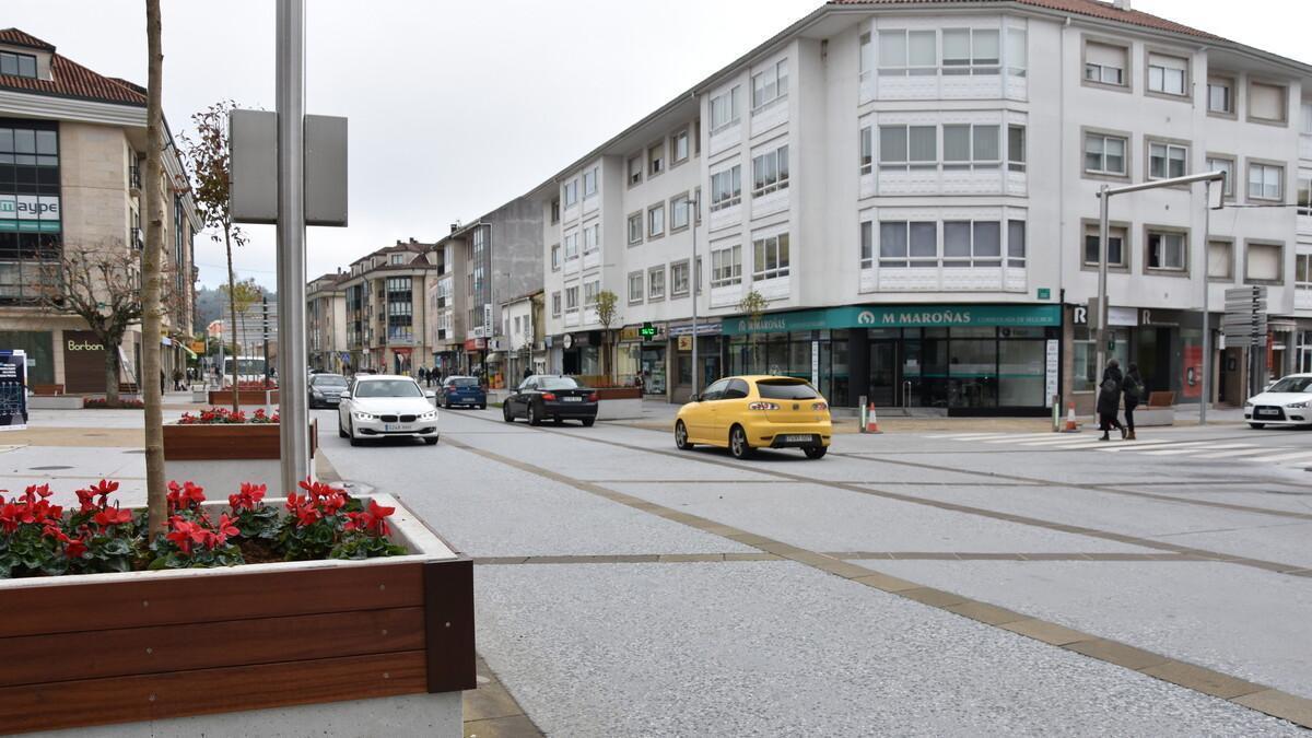 Tramo ya humanizado en Bertamiráns, donde ahora se licitan las obras para darle continuidad hasta O Tremo
