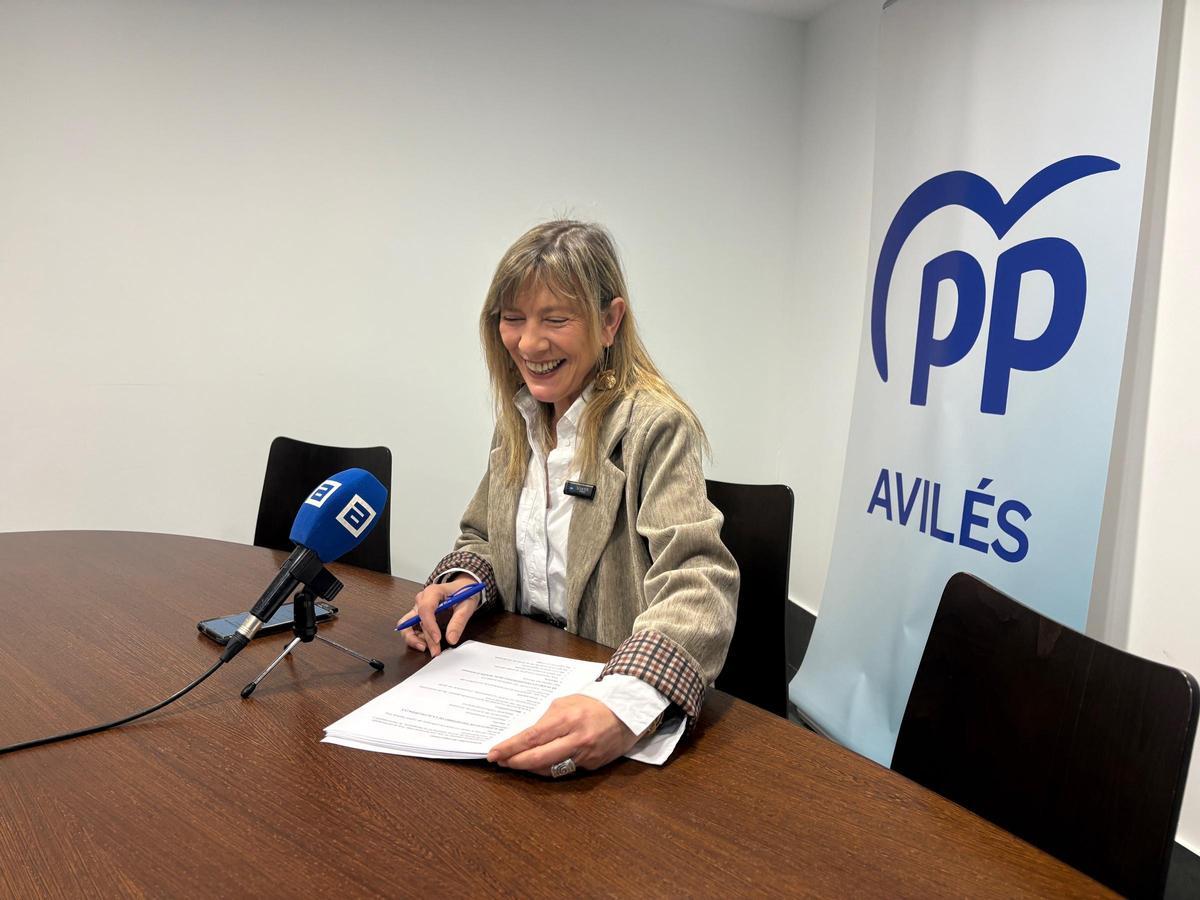 Esther Llamazares, esta mañana, en la sede del grupo municipal.