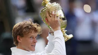 ¿Cuánto dinero se embolsa Sinner por ganar en Wimbledon y cuánto le retiene el fisco británico?