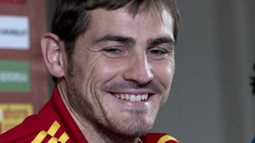 Casillas se emociona agradecido por su homenaje