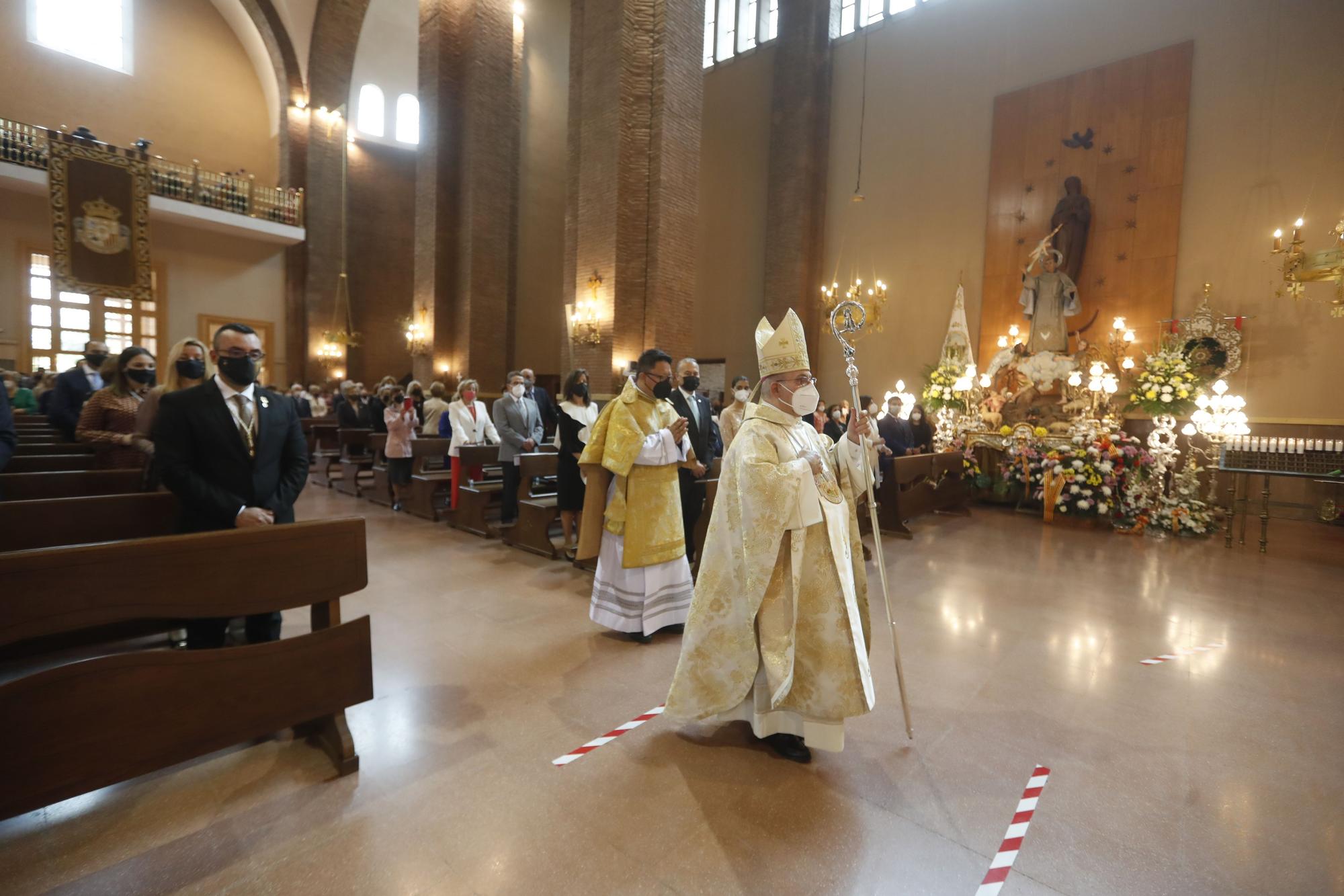 Día de Sant Pasqual en Vila-real, con misa y 'Xulla' en la intimidad