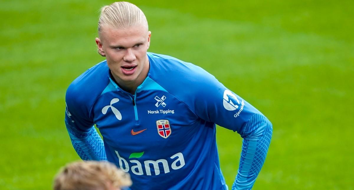 Oslo (Norway), 14/10/2023.- Norway national soccer team player Erling Haaland in action during a trainig session on the eve of the UEFA EURO 2024 group C qualification round match against Spain at Ullevaal Stadion in Oslo, Norway, 14 October 2023. (Noruega, España) EFE/EPA/Terje Pedersen NORWAY OUT