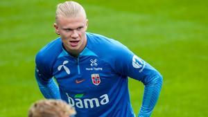 Oslo (Norway), 14/10/2023.- Norway national soccer team player Erling Haaland in action during a trainig session on the eve of the UEFA EURO 2024 group C qualification round match against Spain at Ullevaal Stadion in Oslo, Norway, 14 October 2023. (Noruega, España) EFE/EPA/Terje Pedersen NORWAY OUT