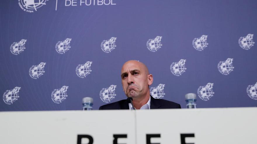 Rubiales, presidente de la Real Federación Española de Fútbol, en una comparecencia.