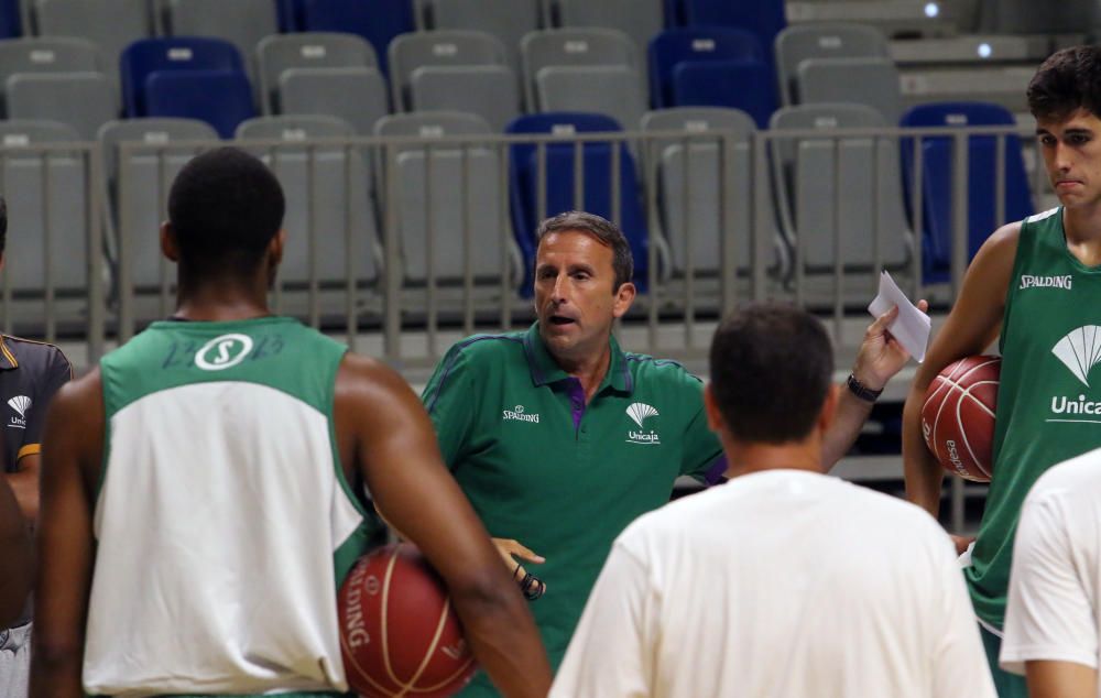 La plantilla del Unicaja vuelve a los entrenamientos bajo las órdenes de Joan Plaza para comenzar a preparar la temporada.