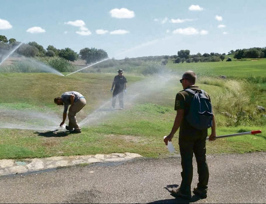 Agentes de Medio Ambiente localizan  diez pozos ilegales  en campos de golf que riegan con agua potable